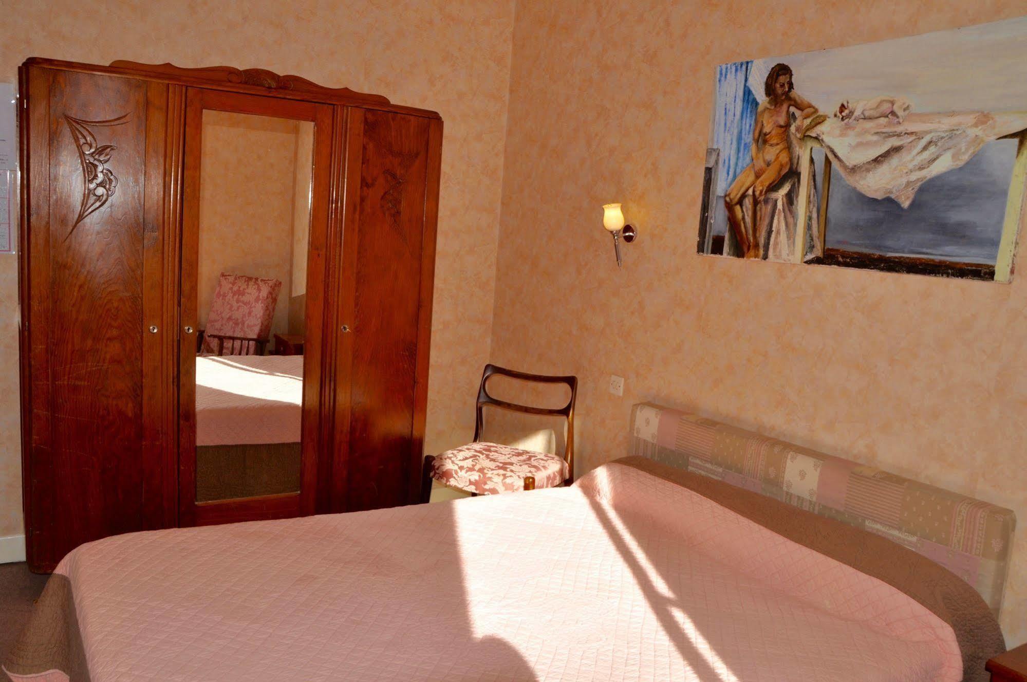 Hotel Des อูซ์-บอนส์ ภายนอก รูปภาพ